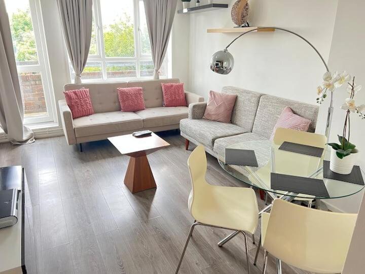 1 Bedroom In Woolwich With Free Parking Apartamento Londres
